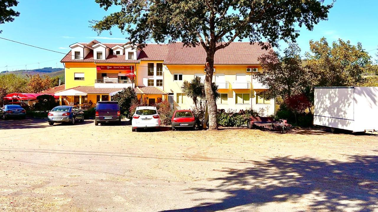 Hotel Residencial A Cista Vila da Ponte Exterior foto